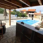 Willa In With Pool Near Zadar *