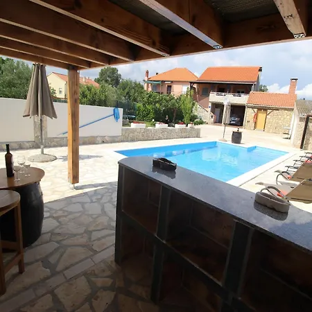Villa In With Pool Near Zadar *