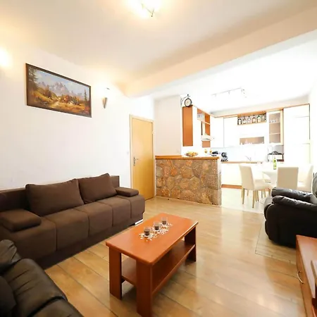 Villa In With Pool Near Zadar *