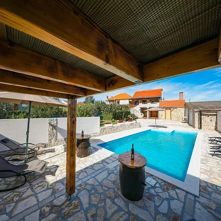 Villa In With Pool Near Zadar Policnik
