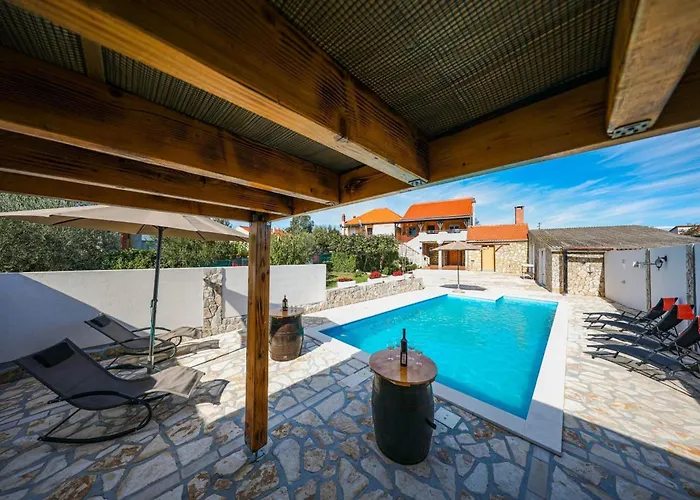 Villa In With Pool Near Zadar Policnik
