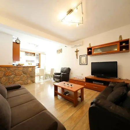 Charming In Poli Nik With Swimming Pool Villa