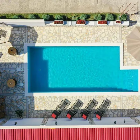 Charming In Poli Nik With Swimming Pool Villa