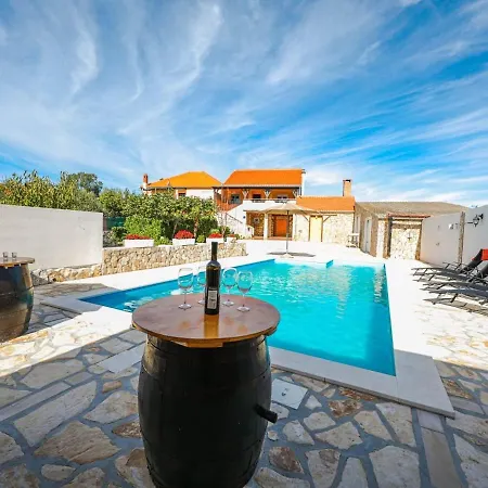 Charming In Poli Nik With Swimming Pool Villa Policnik