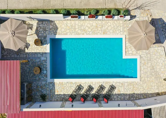 In With Pool Near Zadar